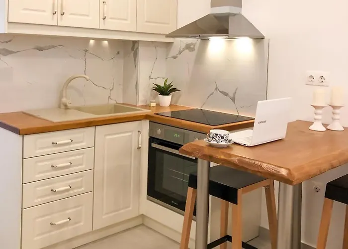 Πανσιόν Stelisia 4*